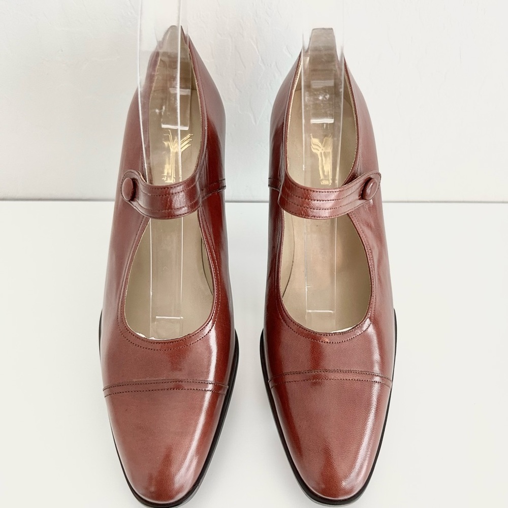 Vintage Yanko Heels with Serial Number, Made in Spain, Chestnut Brown Size 7 New
